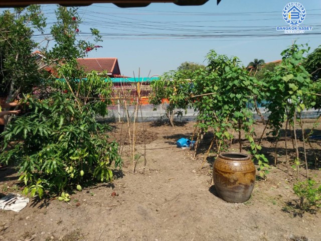 *****บ้านเดี่ยวมือสองย่านนนทบุรี ม.บ้านสวนซอยวัดลาดปลาดุก กาญจนาภิเษก หลังมุม! เนื้อที่กว้างขวางถึง 114.2 ตร.ว. ฟังก์ชัน 3 ห้องนอน 2 ห้องน้ำ 2 ที่จอดรถ  บ้านสวน ต้นไม้เยอะร่มรื่น ใกล้ชุมชน บนทำเลศักยภาพ ใกล้รถไฟฟ้าสายสีม่วง "สถานีคลองบางไผ่"